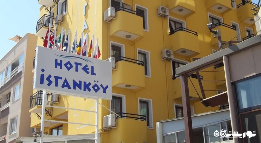 نمای سردر ورودی هتل